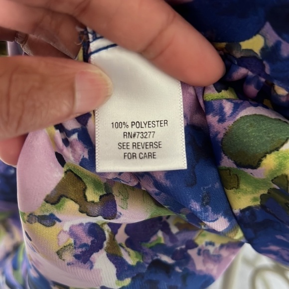 Apt 9 Multicolor V-Neck Cap Sleeve Satin top with ruffled neckline - Picture 5 of 5